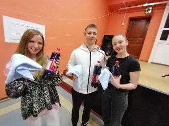  «Развлекайся пока молодой»